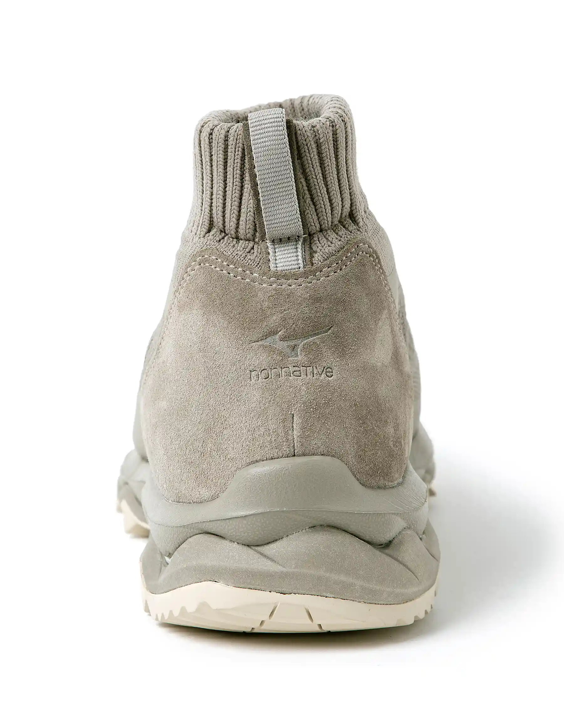 nonnative と MIZUNO の初のコラボレーション「WAVE MUJIN TL MID GTX