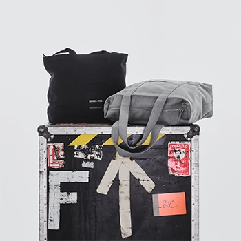 アートとクラフトの結晶、KVADRAT/Raf Simonsの限定トート