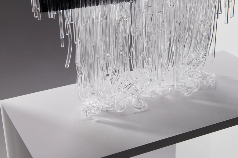 見えない力をガラスに映す、後藤夏希 個展 [ Fragment: ] が