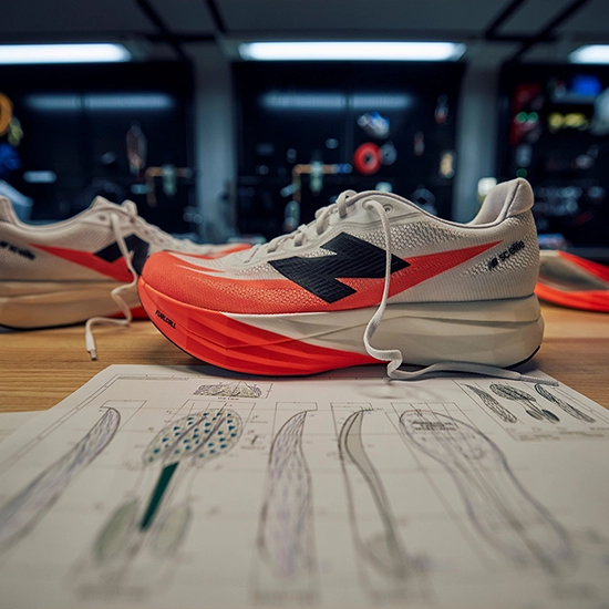 スパイク・シューズ New Balance FUELCELL SuperComp ELITE 送料＆関税込☆ランニングシューズ FuelCell SuperComp Elite v4