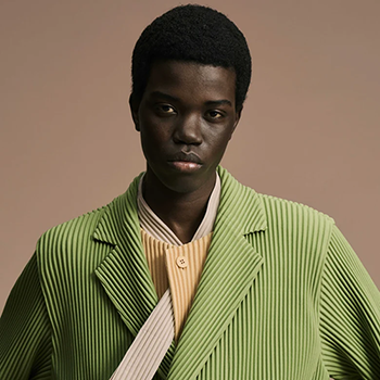 HOMME PLISSÉ ISSEY MIYAKEが2025年秋冬シーズンアイテムを発売 │ QUI