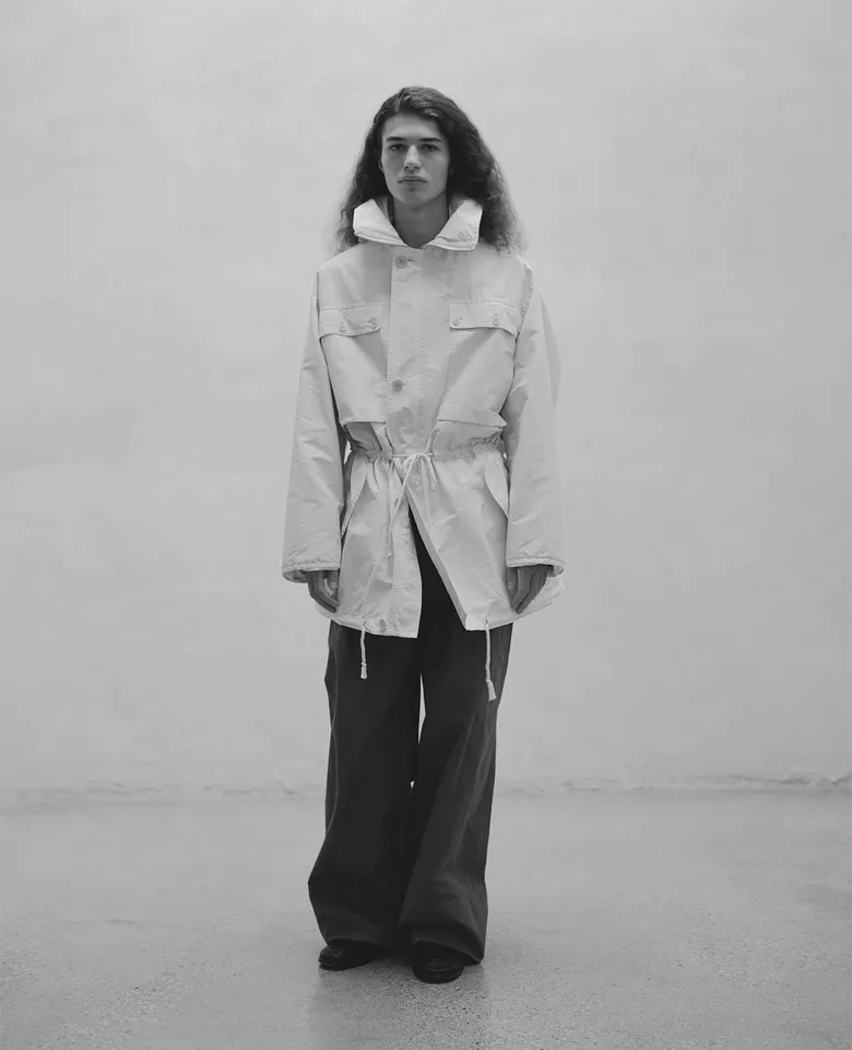 YOKE、KATHARINE HAMNETTとの初カプセルコレクションを発表、9