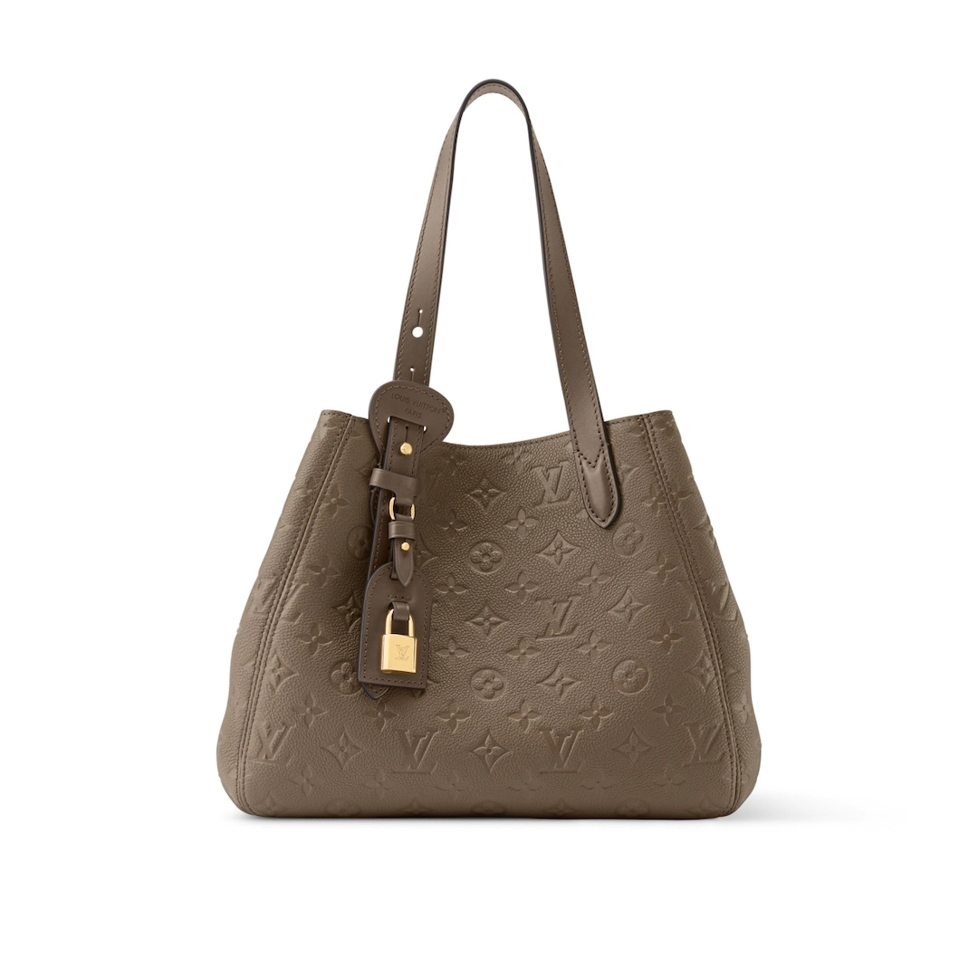 LOUIS VUITTON レザーモノグラムエンボスバッグ LOUIS VUITTONから、上品な色合いでタイムレスに活躍する新作