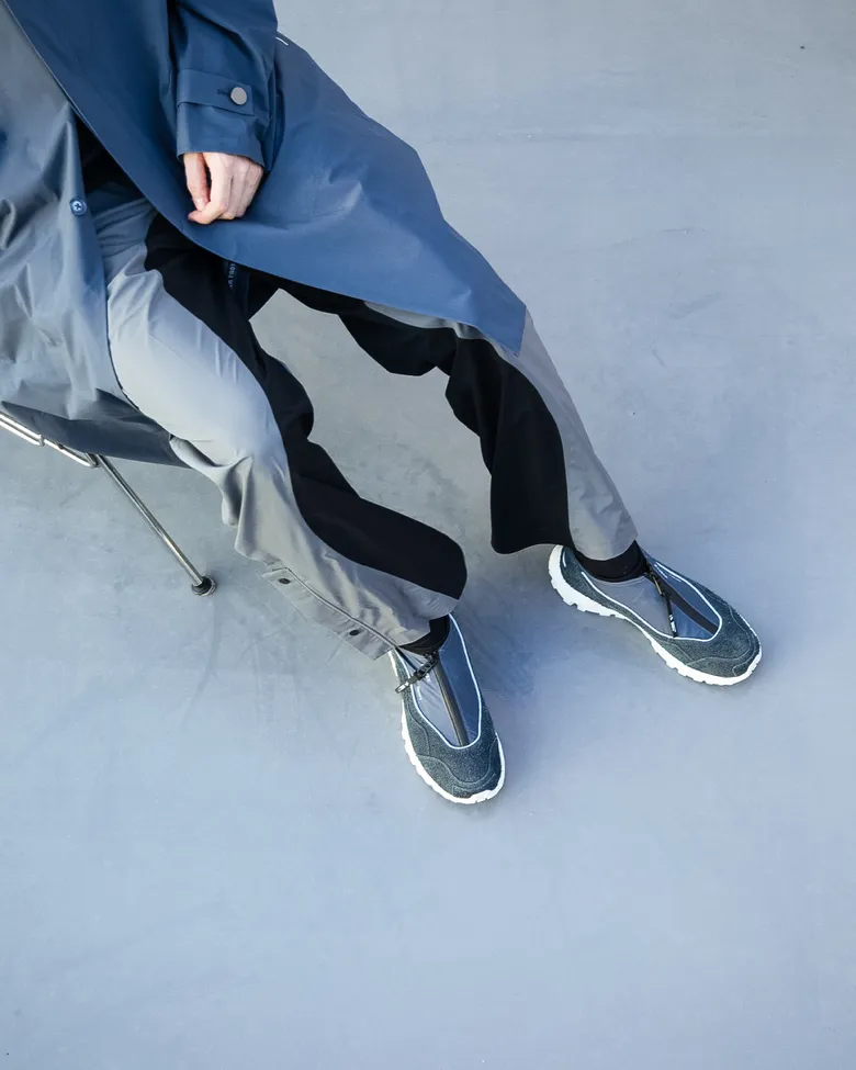 新品未使用 Suicoke event ファブリック プルオーバー コート M 防水・軽量・高グリップな高機能スニーカー」F/CE.×スイコックが