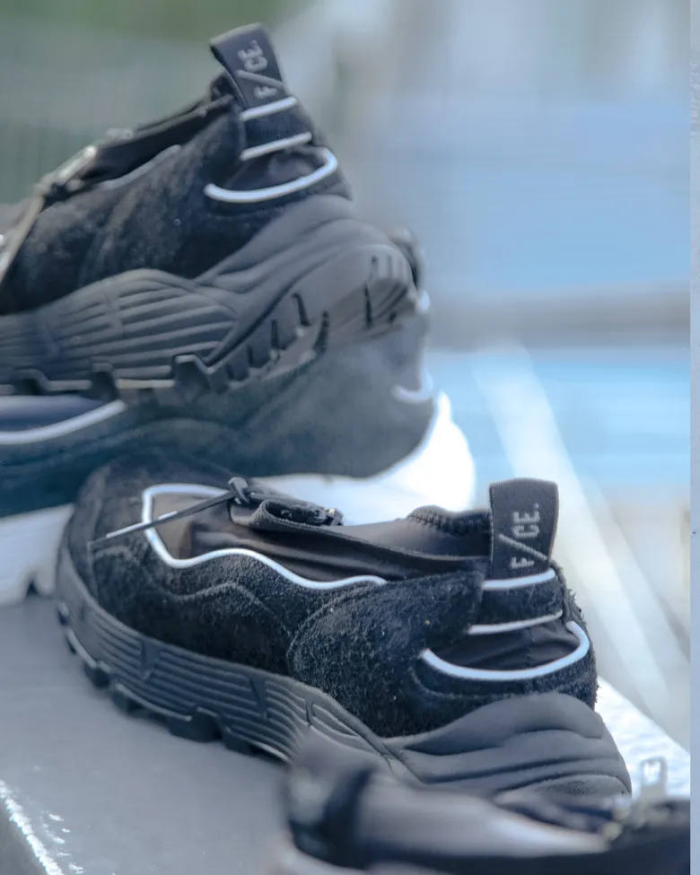 新品未使用 Suicoke event ファブリック プルオーバー コート M F/CE. × SUICOKE 初コラボ、都市と自然を横断する高機能シューズ