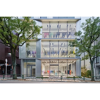 イッセミヤケ南青山限定プリーツプリーズ プリーツ プリーズ イッセイ ミヤケ」が青山でイベントを開催