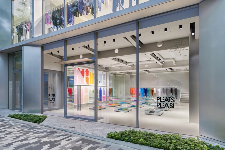 PLEATS PLEASE ISSEY MIYAKE / AOYAMA、10/17（金）南青山に移転
