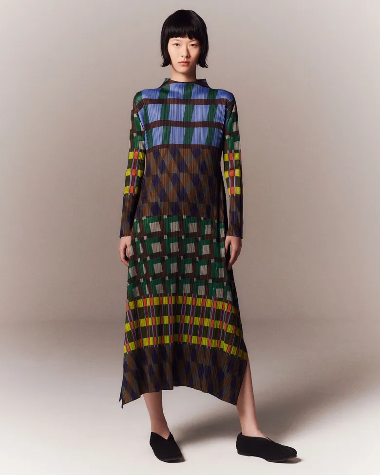 PLEATS PLEASE ISSEY MIYAKE、12月の新作は“DANCE”がテーマ、幾何学