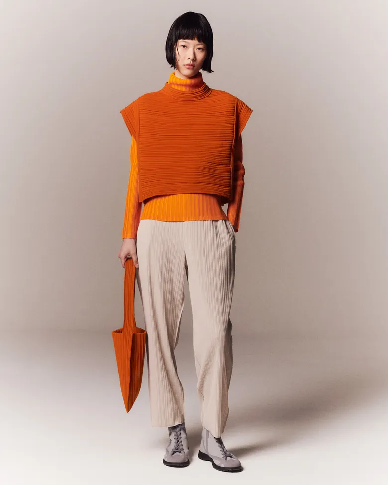 PLEATS PLEASE ISSEY MIYAKE、12月の新作は“DANCE”がテーマ、幾何学