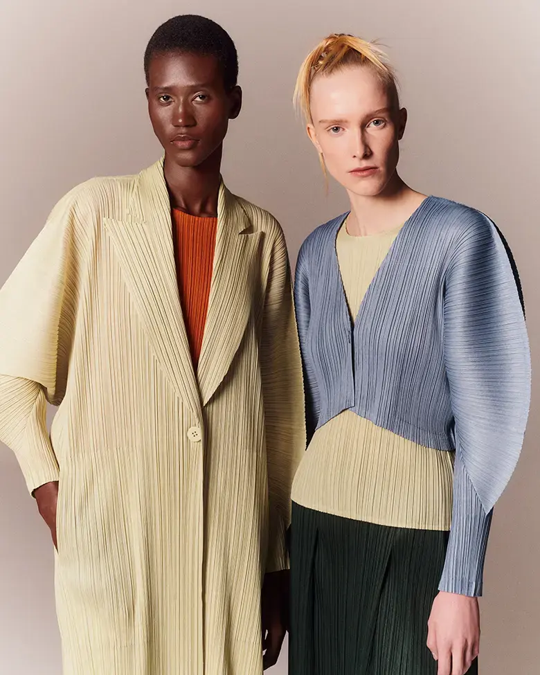 PLEATS PLEASE ISSEY MIYAKE、12月の新作は“DANCE”がテーマ、幾何学