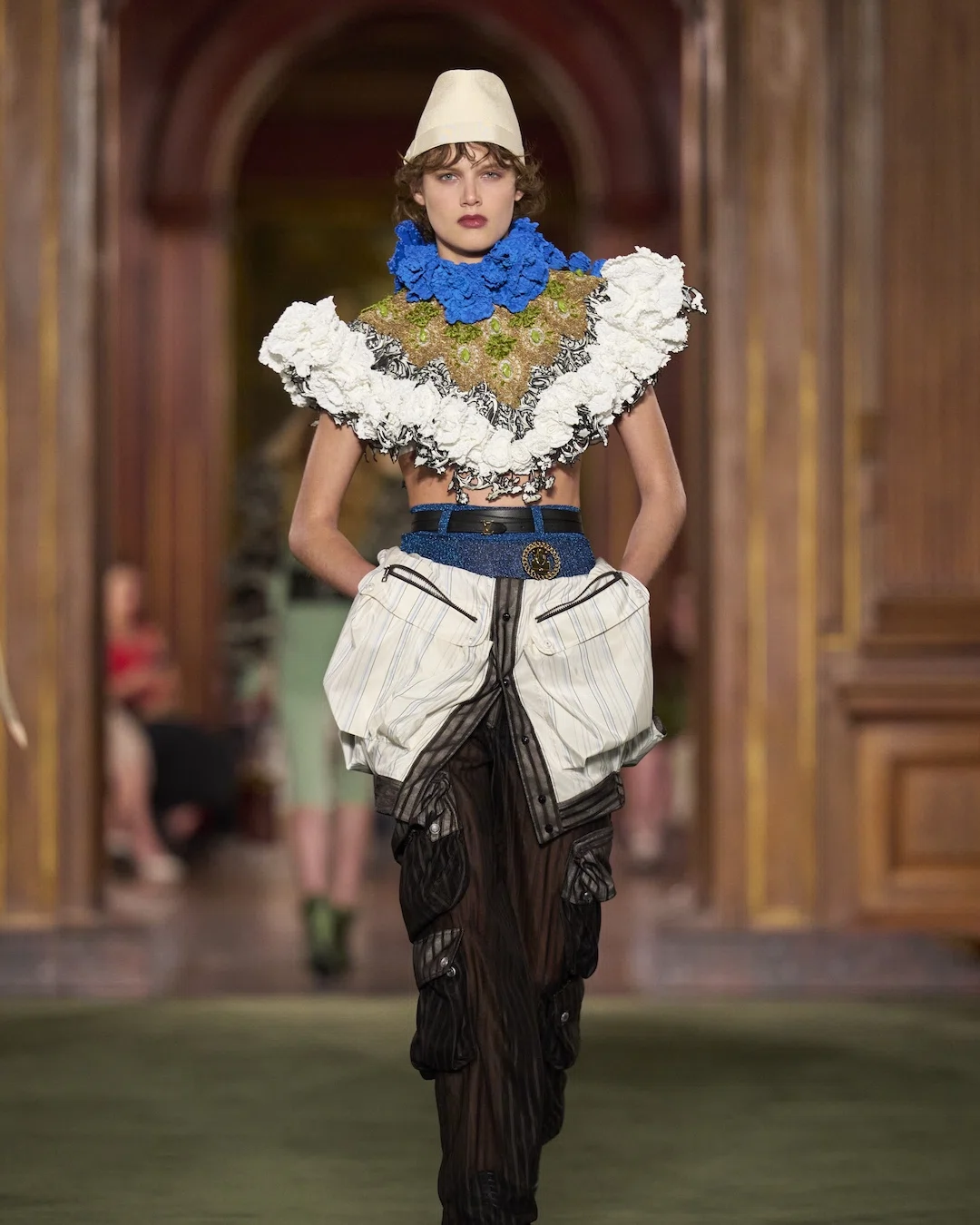 Louis Vuittonが2027年クルーズ・コレクションを発表、パリと