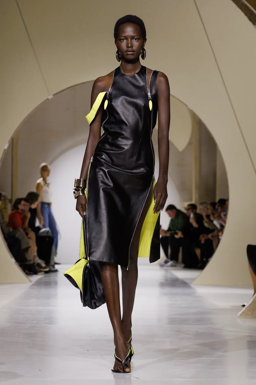 GIVENCHY 2027SS COLLECTION RUNWAY │ QUI - Fashion & Culture media